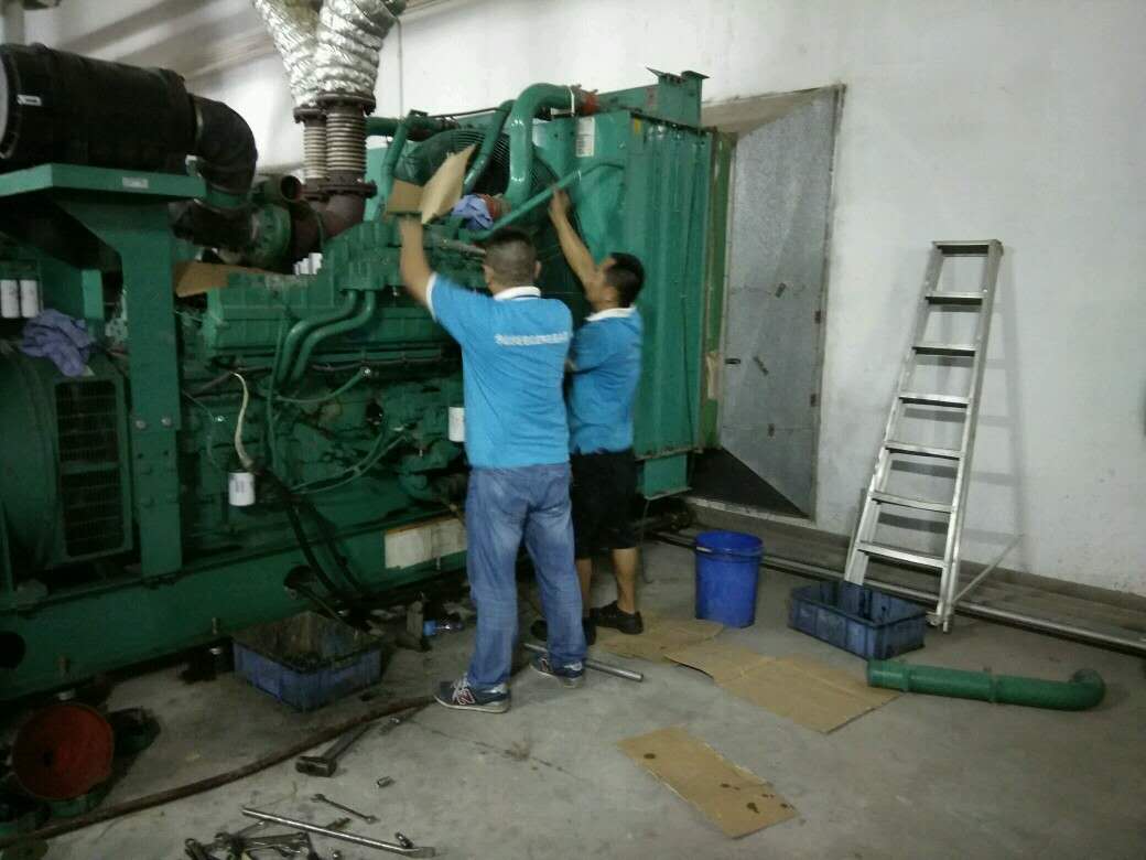 惠州發(fā)電機(jī)維修服務(wù)現(xiàn)場
