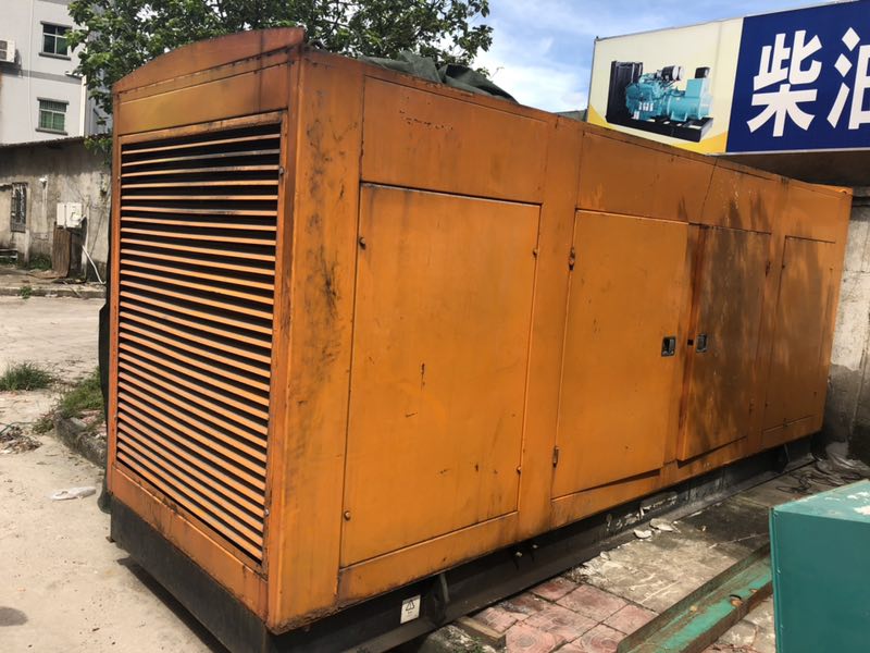 靜音型450千瓦康明斯二手柴油發(fā)電機(jī)組
