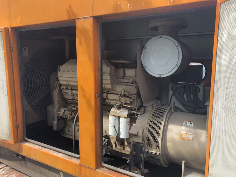 靜音型450千瓦康明斯二手柴油發(fā)電機(jī)組