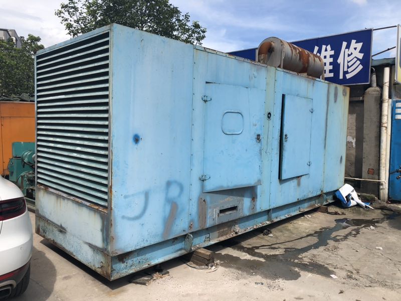 靜音型550KW康明斯二手發(fā)電機(jī)組