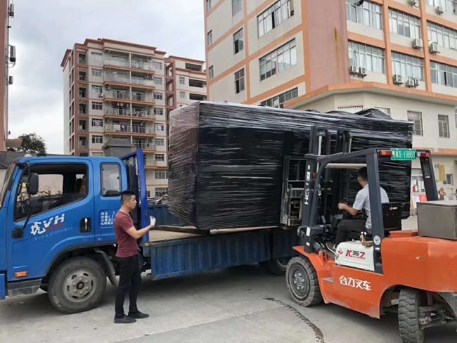 柬埔寨金邊客戶采購二手柴油發(fā)電機
