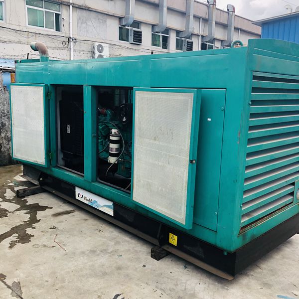120千瓦康明斯二手柴油發(fā)電機(jī)組