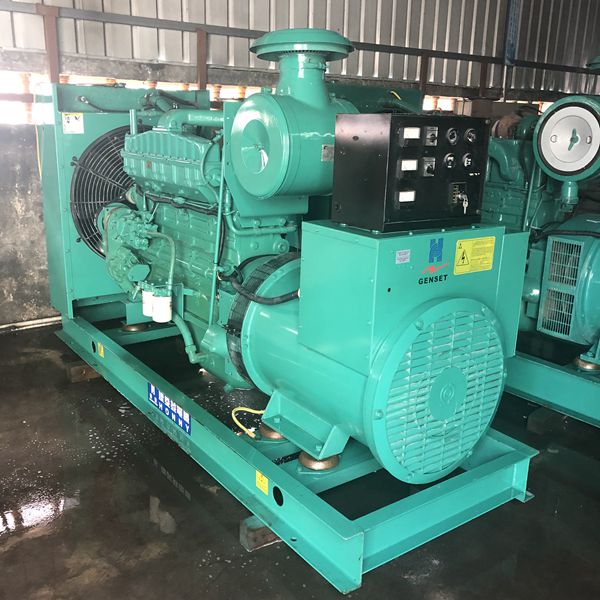 250千瓦康明斯二手柴油發(fā)電機(jī)組