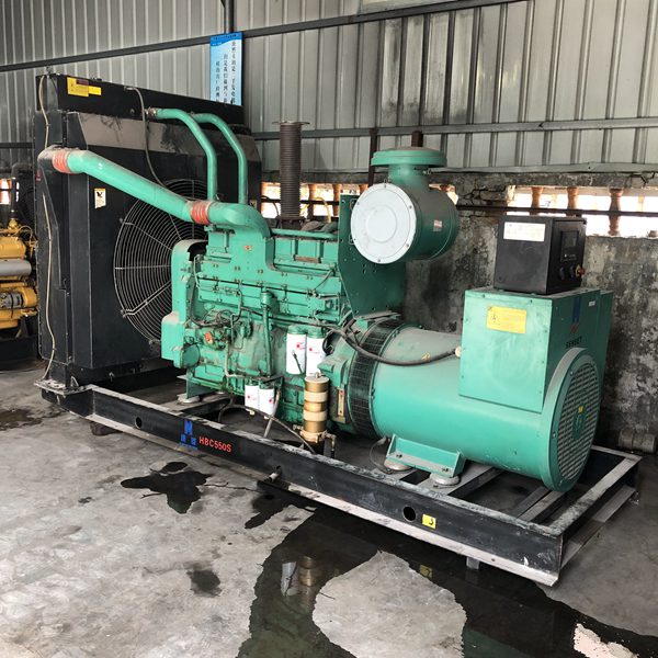 550千瓦二手康明斯發(fā)電機(jī)組