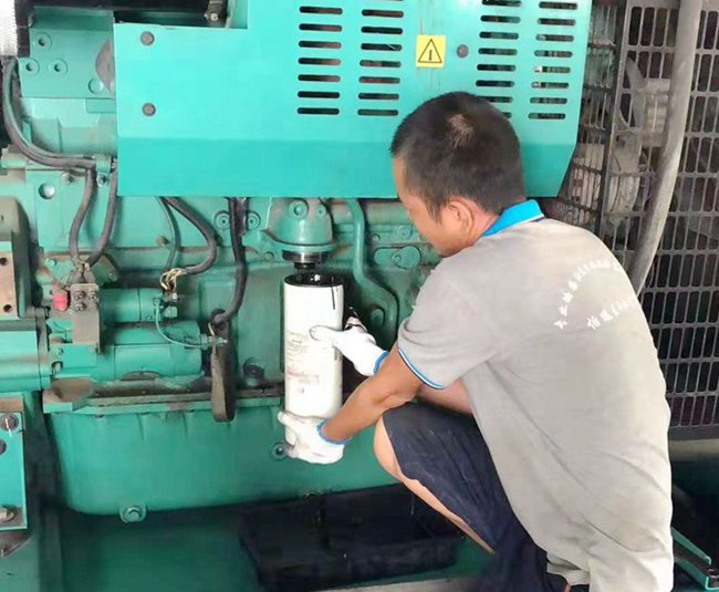廣州柴油發(fā)電機(jī)保養(yǎng)服務(wù)現(xiàn)場